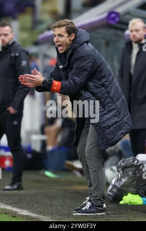 Bruxelles, Belgio. 8 dicembre 2024. Il capo-allenatore dell'Anderlecht David Hubert gestirà durante una partita di calcio tra RSC Anderlecht e Beerschot va, domenica 08 dicembre 2024 a Bruxelles, una partita del giorno 17 della stagione 2024-2025 della prima divisione del campionato belga 'Jupiler Pro League'. BELGA PHOTO VIRGINIE LEFOUR credito: Belga News Agency/Alamy Live News Foto Stock