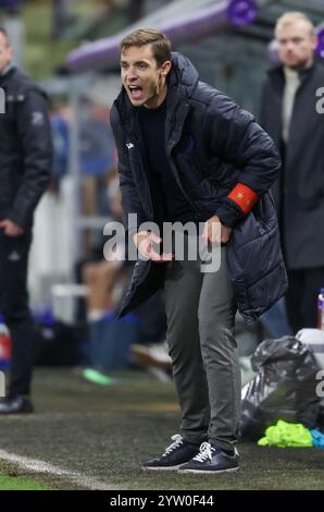 Bruxelles, Belgio. 8 dicembre 2024. Il capo-allenatore dell'Anderlecht David Hubert gestirà durante una partita di calcio tra RSC Anderlecht e Beerschot va, domenica 08 dicembre 2024 a Bruxelles, una partita del giorno 17 della stagione 2024-2025 della prima divisione del campionato belga 'Jupiler Pro League'. BELGA PHOTO VIRGINIE LEFOUR credito: Belga News Agency/Alamy Live News Foto Stock