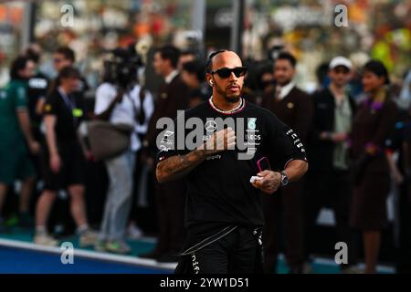 8 dicembre 2024, Abu Dhabi, Mezzolombardo, Emirati Arabi Uniti: Piloti durante la sfilata dei piloti del Gran Premio di Formula 1 FIA di Abu Dhabi al circuito Yas Marina di Abu Dhabi, Emirati Arabi Uniti. (Credit Image: © Daisy Facinelli/ZUMA Press Wire) SOLO PER USO EDITORIALE! Non per USO commerciale! Foto Stock