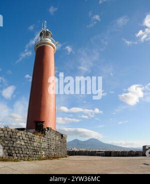 Il faro: Molo di San Vincenzo a Napoli Foto Stock