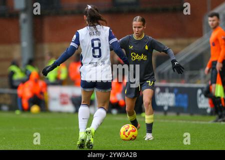 Londra, Regno Unito. 8 dicembre 2024. Karoline Olesen durante il Tottenham Hotspur vs Everton nella WSL. Foto Stock