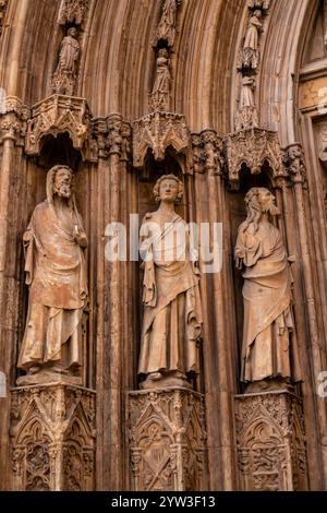 La porta degli Apostoli della catedral di Valencia Foto Stock