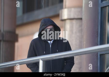 Adam Carruthers fuori dalla Corte della Corona di Newcastle, dove è accusato di aver abbattuto l'albero di Sycamore Gap. Mr Carruthers e Daniel Graham negano di aver causato danni criminali all'albero, per un valore di 622.000, e 1.114 sterline al Vallo di Adriano. Data immagine: Lunedì 9 dicembre 2024. Foto Stock