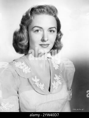 A Portrait of DONNA REED as Mary Hatch in IT'S A WONDERFUL LIFE 1946 regista FRANK CAPRA sceneggiatura FRANCES GOODRICH, ALBERT HACKETT e FRANK CAPRA Costume Design EDWARD STEVENSON Music DIMITRI TIOMKIN Liberty Films Inc / RKO radio Pictures Foto Stock