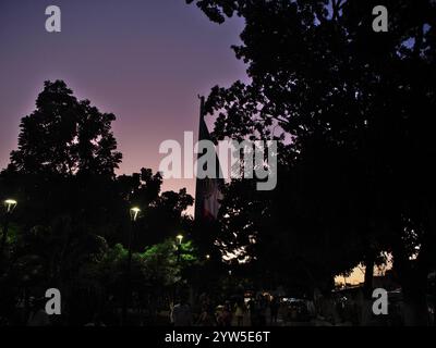 Bandera nacional de México (bandiera nazionale del Messico) a Valladolid il 20 novembre 2023, giorno della Rivoluzione (Aniversario de Revolución Mexicana) a d Foto Stock