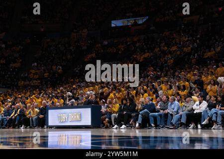 Morgantown, West Virginia, Stati Uniti. 6 dicembre 2024. 6 dicembre 2024: Tifosi durante la West Virginia University Mountaineers (WVU) contro la Georgetown University Hoyas a Morgantown, WV al WVU Coliseum. Bradley Martin/Apparent Media Group (Credit Image: © AMG/AMG via ZUMA Press Wire) SOLO PER USO EDITORIALE! Non per USO commerciale! Foto Stock