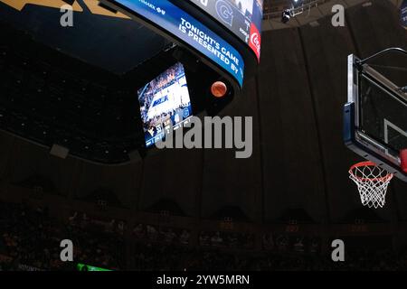 Morgantown, West Virginia, Stati Uniti. 6 dicembre 2024. 6 dicembre 2024: Girato durante la West Virginia University Mountaineers (WVU) contro la Georgetown University Hoyas a Morgantown, WV al WVU Coliseum. Bradley Martin/Apparent Media Group (Credit Image: © AMG/AMG via ZUMA Press Wire) SOLO PER USO EDITORIALE! Non per USO commerciale! Foto Stock