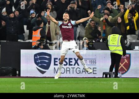 Londra, Regno Unito. 9 dicembre 2024. IL GOL Tomas Soucek del West Ham Utd apre lo scorimg durante la partita West Ham vs Wolverhampton Wanderers Premier League al London Stadium Stratford. Questa immagine è SOLO per USO EDITORIALE. Licenza richiesta da Football DataCo per qualsiasi altro utilizzo. Crediti: MARTIN DALTON/Alamy Live News Foto Stock