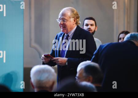 Milano, Italia. 9 dicembre 2024. Milano, la cerimonia di premiazione del Premio ISPI 2024 a Mario Draghi. Nella foto: Paolo Scaroni credito: Agenzia fotografica indipendente/Alamy Live News Foto Stock