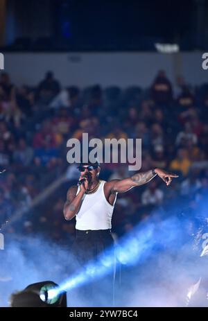 Arlington, Texas, Stati Uniti. 7 dicembre 2024. Ne-Yo si esibisce durante l'intervallo della partita di football universitario del Big XII Championship tra gli Arizona State Sun Devils e gli Iowa State Cyclones all'AT&T Stadium di Arlington, Texas. Austin McAfee/CSM/Alamy Live News Foto Stock