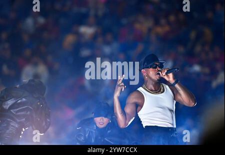 Arlington, Texas, Stati Uniti. 7 dicembre 2024. Ne-Yo si esibisce durante l'intervallo della partita di football universitario del Big XII Championship tra gli Arizona State Sun Devils e gli Iowa State Cyclones all'AT&T Stadium di Arlington, Texas. Austin McAfee/CSM/Alamy Live News Foto Stock