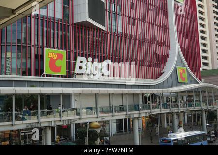 Bangkok, Tailandia - 26 novembre 2024: Centro commerciale Big C, di fronte al Central World, su Ratchadamri Road Foto Stock