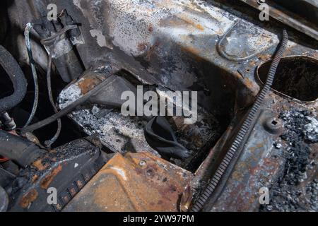 La serie televisiva "Minder" Ford Capri dopo che ha preso fuoco, causato da un guasto elettrico, è stata portata da uno specialista nel restauro di auto d'epoca nel Kent Foto Stock