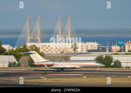 Il decollo dell'Airbus A321-251N di TAP Air Portugal all'aeroporto Humberto Delgado di Lisbona Foto Stock