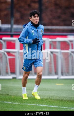 Rotterdam, Paesi Bassi. 10 dicembre 2024. Rotterdam - durante l'allenamento del Feyenoord in preparazione del duello di UEFA Champions League contro l'AC Sparta Praga al Trainingscomplex 1908 il 10 dicembre 2024 a Rotterdam, Paesi Bassi. Credito: Foto Box to Box/Alamy Live News Foto Stock