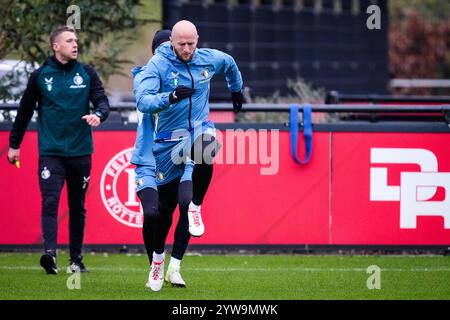 Rotterdam, Paesi Bassi. 10 dicembre 2024. Rotterdam - Gernot Trauner del Feyenoord durante l'allenamento del Feyenoord in preparazione del duello di UEFA Champions League contro l'AC Sparta Praga al Trainingscomplex 1908 il 10 dicembre 2024 a Rotterdam, Paesi Bassi. Credito: Foto Box to Box/Alamy Live News Foto Stock