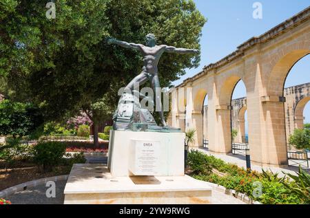 La Valletta, Malta - 25 maggio 2015: Statua di Enea nei giardini Barrakka inferiori a la Valletta a Malta Foto Stock