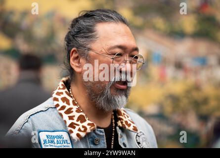 L'artista Takashi Murakami durante una chiamata fotografica in vista della sua nuova mostra, Japanese Art History a la Takashi Murakami, presso Gagosian Grosvenor Hill, nel centro di Londra. Data foto: Martedì 10 dicembre 2024. Foto Stock