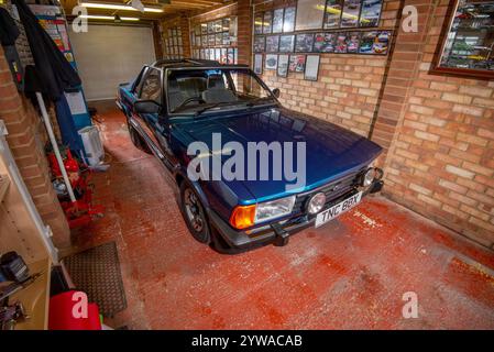 Crayford Cortina cabriolet - classico tetto in tessuto inglese anni '1980 convertito da una berlina della Crayford i costruttori di auto cabriolet Foto Stock