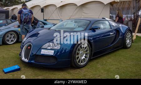 Bugatti Veyron, in mostra al Salon Privé Concours d'Elégance Motor show tenutosi a Blenheim Palace. Foto Stock