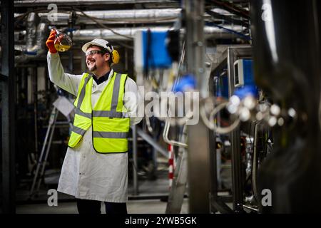 Chimica operaio di fabbrica Foto Stock
