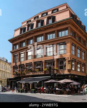 Casa della Madonna Nera, Praga, Cechia, Repubblica Ceca. All'interno si trova il Grand Cafe Orient. Foto Stock