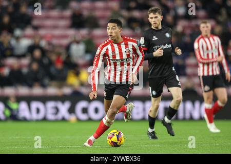 Sunderland, Regno Unito. 10 dicembre 2024. Jobe Bellingham di Sunderland rompe con la palla durante la partita del Campionato Sky Bet Sunderland contro Bristol City allo Stadium of Light di Sunderland, Regno Unito, 10 dicembre 2024 (foto di Alfie Cosgrove/News Images) a Sunderland, Regno Unito, il 12/10/2024. (Foto di Alfie Cosgrove/News Images/Sipa USA) credito: SIPA USA/Alamy Live News Foto Stock