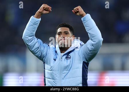 Bergamo, Italia. 10 dicembre 2024. Jude Bellingham del Real Madrid CF celebra al termine della partita di fase MD6 di UEFA Champions League 2024/25 tra Atalanta BC e Real Madrid C.F. allo Stadio Gewiss il 10 dicembre 2024 a Bergamo. Crediti: Marco Canoniero/Alamy Live News Foto Stock