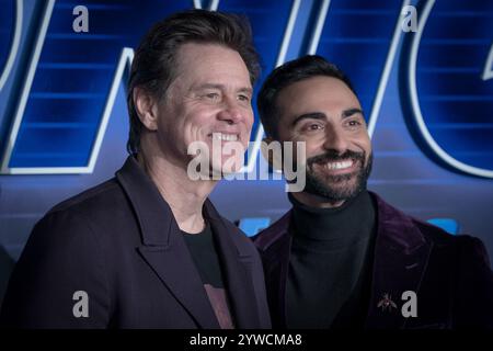 Londra, Regno Unito. 10 dicembre 2024. (L-R) Jim Carrey e Lee Majdoub partecipano alla premiere britannica "Sonic the Hedgehog 3" al Cineworld Leicester Square. Crediti: Guy Corbishley/Alamy Live News Foto Stock