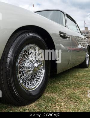 Una Aston Martin DB5 al London Concours 2023 presso la Honourable Artillery Company Foto Stock
