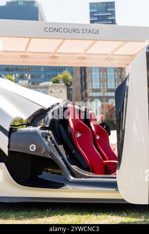 Koenigsegg al palco principale del London Concours 2023 presso l'Honourable Artillery Company Foto Stock