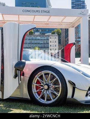 Koenigsegg al palco principale del London Concours 2023 presso l'Honourable Artillery Company Foto Stock