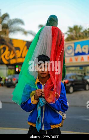 Città del Messico, Messico. 10 dicembre 2024. Fedeli cattolici alla Vergine di Guadalupe, continuano il loro pellegrinaggio alla Basilica di Guadalupe in occasione della celebrazione religiosa in onore della Vergine di Guadalupe. Il 10 dicembre 2024 a città del Messico, Messico. (Foto di Ian Robles/Eyepix Group/Sipa USA) credito: SIPA USA/Alamy Live News Foto Stock