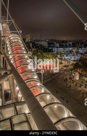 Parigi, Francia - 05 09 2024: Il Centre Pompidou: Vista panoramica di Parigi dall'edificio Centre Pompidou Foto Stock