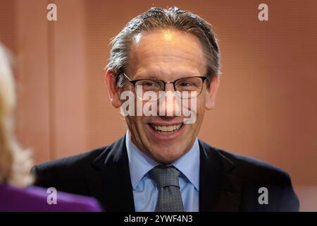 Joerg Kukies, Bundesfinanzminister SPD, aufgenommen im Rahmen der Kabinettssitzung a Berlino, 11.12.2024. Berlin Deutschland *** Joerg Kukies, Ministro federale delle Finanze SPD , registrato durante la riunione di gabinetto a Berlino, 11 12 2024 Berlino Germania Copyright: XKiraxHofmannx Foto Stock