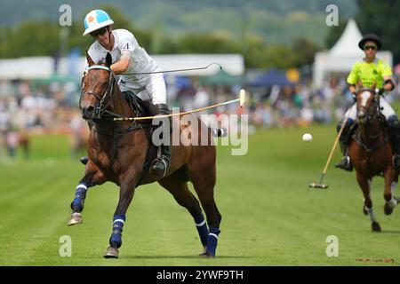 Poroto Cambiaso ha segnato per la Dolfina Great Oaks nella Gold Cup a Cowdray Park, Regno Unito. Foto Stock