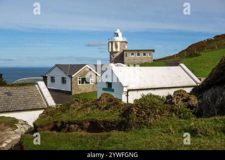 Faro di Bull Point, vicino a Mortehoe, Barnstaple, North Devon. Ricostruito nel 1975, si trova sul South West Coast Path che si affaccia sul Canale di Bristol Foto Stock