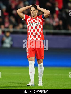 Girona, Spagna. 11 dicembre 2024. Alex Oxlade-Chamberlain del Liverpool FC durante la partita di UEFA Champions League, data 6, tra il Girona FC e il Liverpool FC giocata allo stadio Montilivi il 10 dicembre 2024 a Barcellona in Spagna. (Foto di Bagu Blanco/PRESSINPHOTO) credito: PRESSINPHOTO SPORTS AGENCY/Alamy Live News Foto Stock