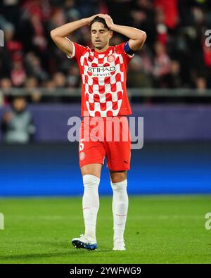 Girona, Spagna. 11 dicembre 2024. Alex Oxlade-Chamberlain del Liverpool FC durante la partita di UEFA Champions League, data 6, tra il Girona FC e il Liverpool FC giocata allo stadio Montilivi il 10 dicembre 2024 a Barcellona in Spagna. (Foto di Bagu Blanco/PRESSINPHOTO) credito: PRESSINPHOTO SPORTS AGENCY/Alamy Live News Foto Stock