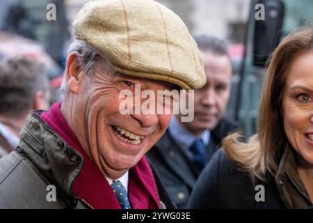 Gli agricoltori britannici di Londra protestano a Westminster contro i cambiamenti nella tassa di successione. Nella foto Nigel Farage credito: Ian Davidson/Alamy Live News Foto Stock
