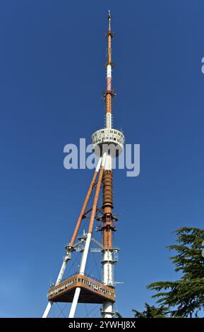 Tbilisi torre televisiva sul Monte Mtazminda, Tbilisi, Georgia, Asia Foto Stock