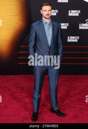 HOLLYWOOD, LOS ANGELES, CALIFORNIA, USA - 10 DICEMBRE: Boyd Holbrook arriva alla premiere di Los Angeles di "A complete Unknown" della Searchlight Pictures tenutasi al Dolby Theatre il 10 dicembre 2024 a Hollywood, Los Angeles, California, Stati Uniti. (Foto di Xavier Collin/Image Press Agency) Foto Stock