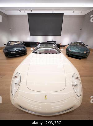 Bonhams, Londra, Regno Unito. 11 dicembre 2024. Anteprima dei saldi Bond Street, Important Collectors' Motor Cars e Automobilia, in programma il 12 dicembre. Le attrazioni includono: 2007 Ferrari 612 Scaglietti Sessanta Coupé. Stima: £60.000-100.000. Crediti: Malcolm Park/Alamy Live News Foto Stock