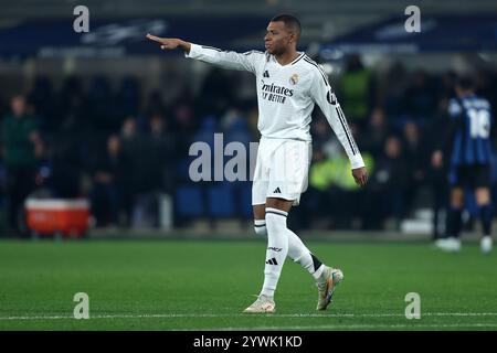 Bergamo, Italia. 10 dicembre 2024. Kylian Mbappe del Real Madrid CF gesti durante la fase MD6 della UEFA Champions League 2024/25 tra l'Atalanta BC e il Real Madrid C.F. allo stadio Gewiss il 10 dicembre 2024 a Bergamo. Crediti: Marco Canoniero/Alamy Live News Foto Stock