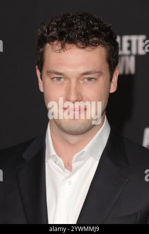 Los Angeles, Stati Uniti. 10 dicembre 2024. Will Harrison alla prima mondiale "A complete Unknown" tenutasi al Dolby Theatre, Los Angeles, CA, 10 dicembre 2024. Foto: Joseph Martinez/PictureLux credito: PictureLux/The Hollywood Archive/Alamy Live News Foto Stock