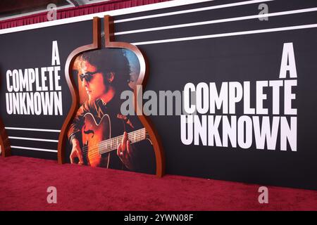 Los Angeles, Stati Uniti. 11 dicembre 2024. Atmosfera alla premiere di Los Angeles di Searchlight Pictures "A complete Unknown" al Dolby Theatre il 10 dicembre 2024 a Hollywood, California. Foto: Crash/imageSPACE/Sipa USA credito: SIPA USA/Alamy Live News Foto Stock