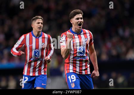 MADRID, SPAGNA - 11 dicembre: Julian Alvarez dell'Atletico de Madrid celebra un gol durante la partita dei campioni UEFA 2024/25 tra l'Atletico de Madrid e Slovan Bratislava allo Stadio Riyadh Air Metropolitano. (Foto di Guillermo Martinez) Foto Stock