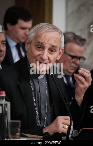 Roma, Convegno l'amore politico come strumento di pace e democrazia , organizzato dall'Agenzia Nazionale di microcredito. Gli interventi del Ministro degli affari Esteri Antonio Tajani e del Cardinale Matteo Zuppi, Presidente della Conferenza Episcopale Italiana CEI, sono attesi l'11 dicembre 2024 a Roma. Copyright: XAndreaxCalandrax Foto Stock