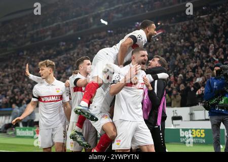 Tor zum 3:1 durch Chris Fuehrich (VfB Stuttgart #27), Jubel, Torjubel, Yannik Keitel (VfB Stuttgart, #05), Ermedin Demirovic (VfB Stuttgart, #09), Josha Vagnoman (VfB Stuttgart, #04), Jeff Chabot (VfB Stuttgart, #24), UEFA Boss, Champions League, BER. Spieltag, Spielzeit 2024/2025, 11.12.2024, foto: Eibner-Pressefoto/Wolfgang Frank Foto Stock