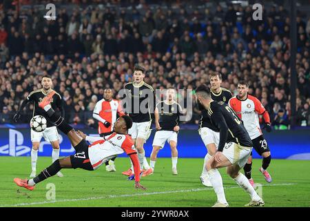 Rotterdam, Paesi Bassi. 11 dicembre 2024. ROTTERDAM, 11-12-2024, Stadium de Kuip, UEFA Champions League Football, 2024/2025, Feyenoord - Sparta Praag. Giocatore del Feyenoord Antoni Milambo credito: Pro Shots/Alamy Live News Foto Stock